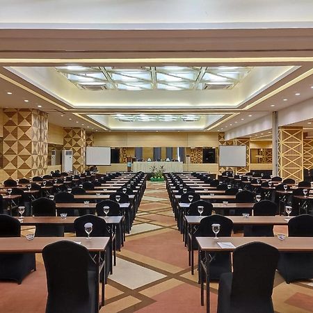 โรงแรมเคเอชเอเอส มากัสซาร์ มากาซาร์ ภายนอก รูปภาพ