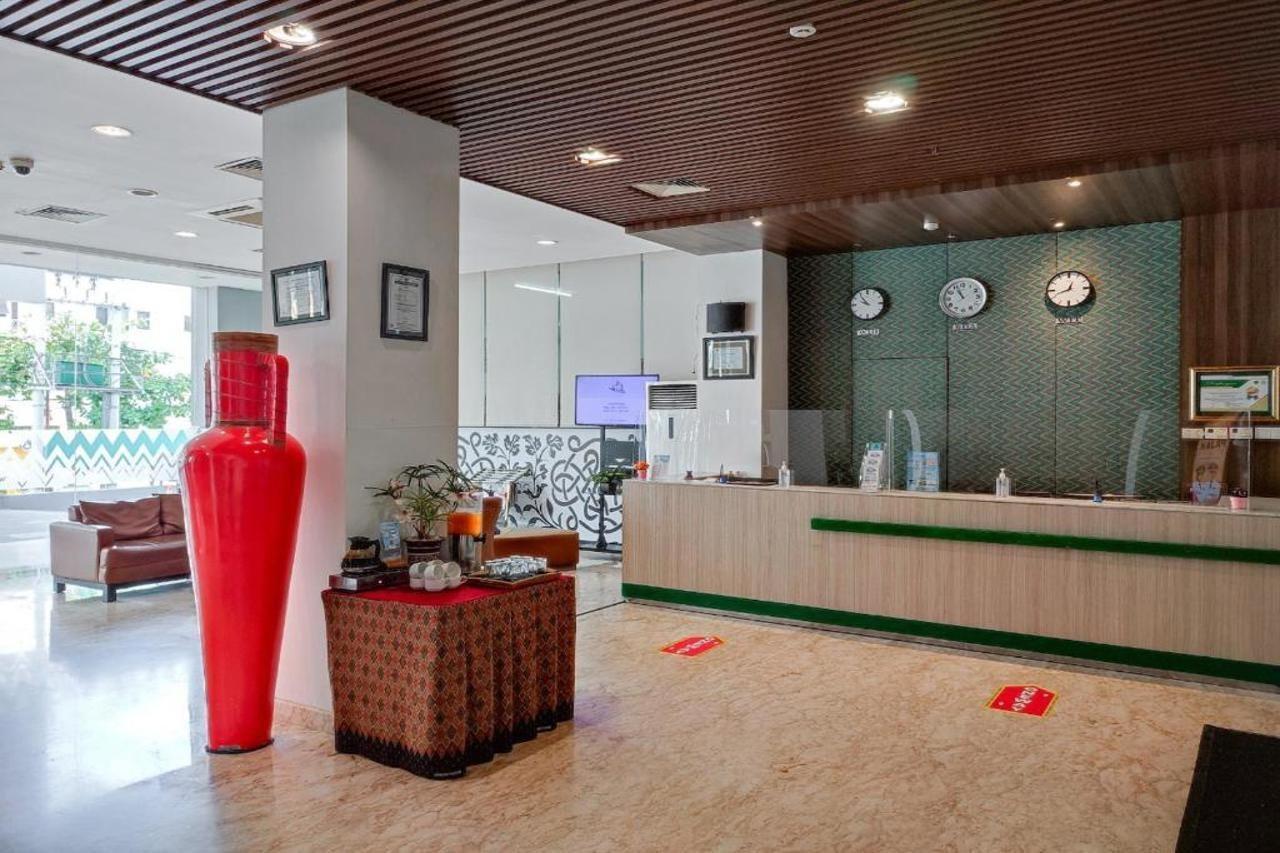 โรงแรมเคเอชเอเอส มากัสซาร์ มากาซาร์ ภายนอก รูปภาพ